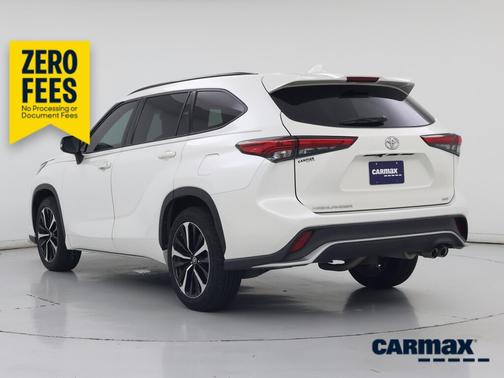 White 2021 Toyota Highlander XSE
