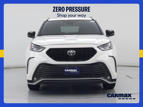 White 2021 Toyota Highlander XSE
