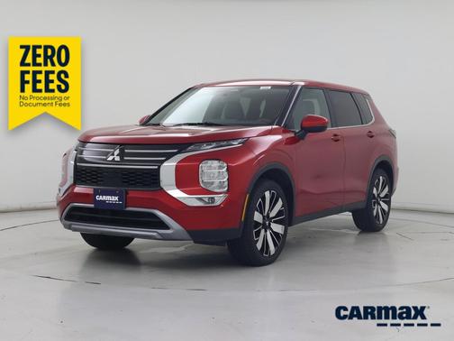 Red 2025 Mitsubishi Outlander SE