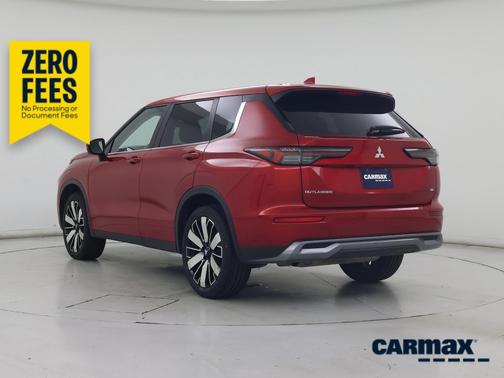 Red 2025 Mitsubishi Outlander SE