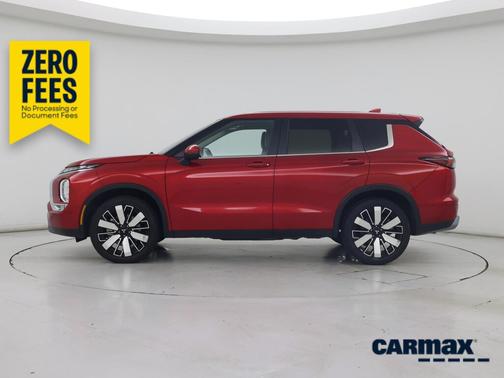 Red 2025 Mitsubishi Outlander SE
