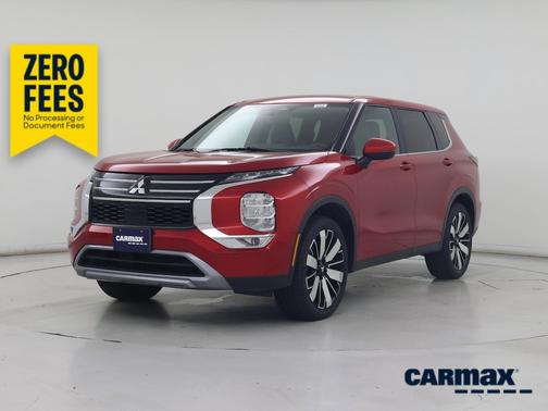 Red 2025 Mitsubishi Outlander SE