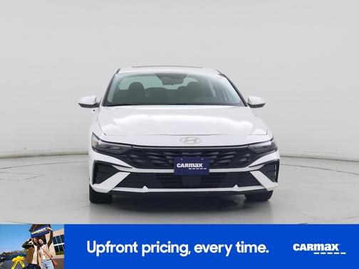 White 2025 Hyundai ELANTRA SEL Convenience