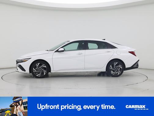 White 2025 Hyundai ELANTRA SEL Convenience