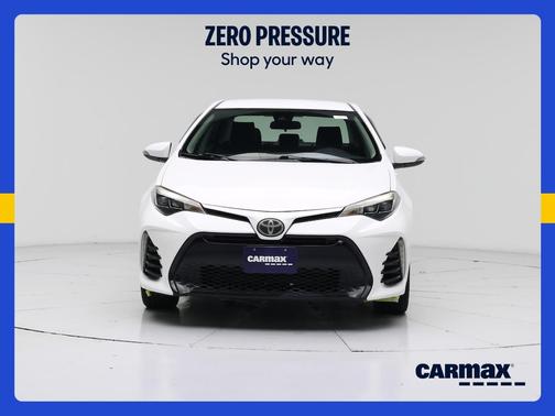 White 2018 Toyota Corolla SE
