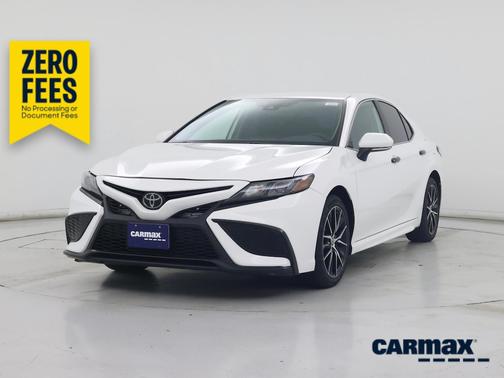 White 2024 Toyota Camry SE