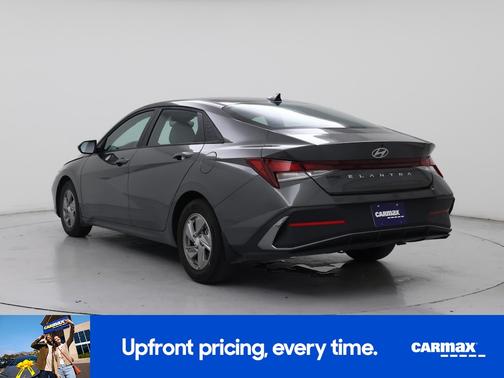 Gray 2025 Hyundai ELANTRA SE