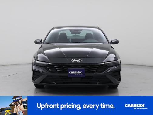 Gray 2025 Hyundai ELANTRA SE
