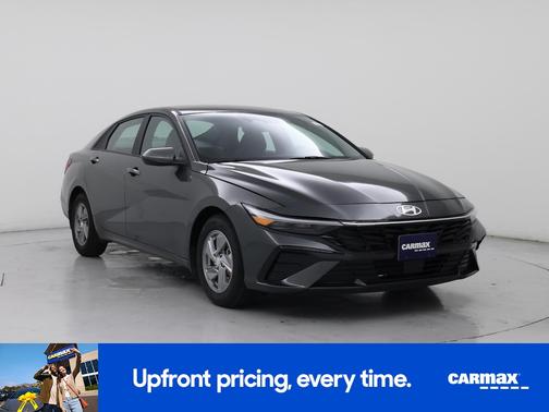 Gray 2025 Hyundai ELANTRA SE