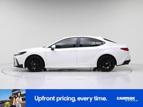 White 2025 Toyota Camry SE