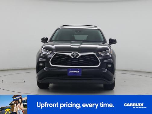 Black 2023 Toyota Highlander XLE