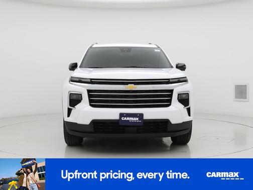 White 2024 Chevrolet Traverse LT