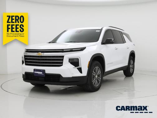White 2024 Chevrolet Traverse LT