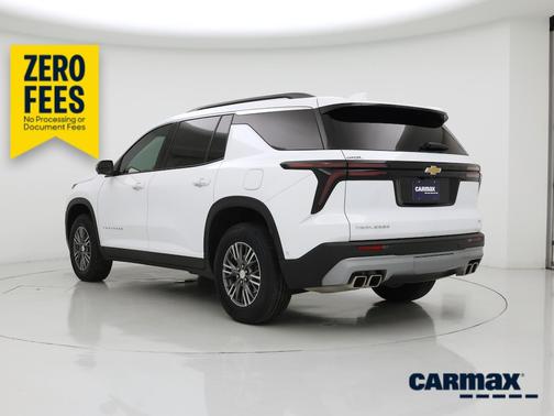White 2024 Chevrolet Traverse LT