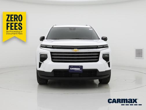 White 2024 Chevrolet Traverse LT