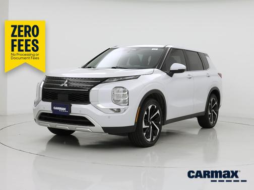 White 2023 Mitsubishi Outlander SE