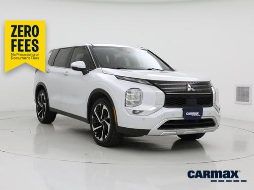 White 2023 Mitsubishi Outlander SE