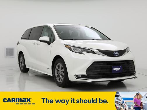 2021 Toyota Sienna XLE
