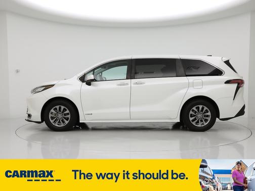 2021 Toyota Sienna XLE