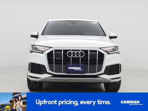 White 2023 Audi Q7 Premium