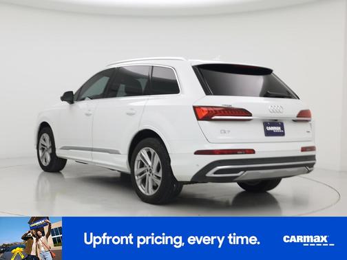 White 2023 Audi Q7 Premium
