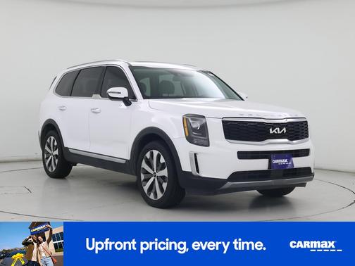 White 2022 Kia Telluride S