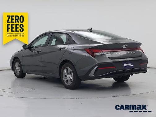 Gray 2025 Hyundai ELANTRA SE