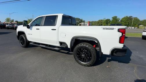 Summit White 2026 Chevrolet Silverado 2500 LT