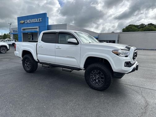 Ice Cap 2023 Toyota Tacoma SR5