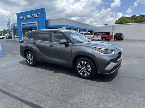 2024 Toyota Highlander XLE