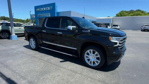 Black 2024 Chevrolet Silverado 1500 High Country