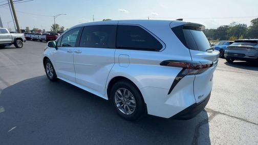 2024 Toyota Sienna XLE