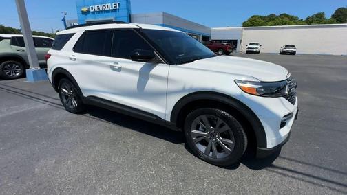STAR WHITE MET TRI-COAT 2022 Ford Explorer XLT