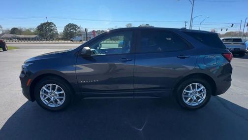 Iron Gray Metallic 2022 Chevrolet Equinox LS