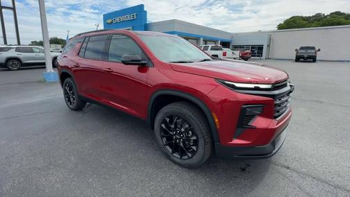 Radiant Red Tintcoat 2026 Chevrolet Traverse LT