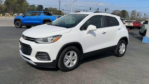 Summit White 2020 Chevrolet Trax LT