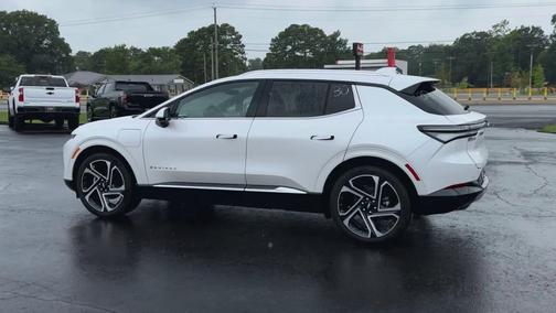 Iridescent Pearl Tricoat 2024 Chevrolet Equinox EV 3LT
