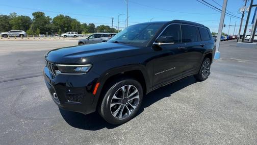 Diamond Black Crystal Pearlcoat 2021 Jeep Grand Cherokee L Overland