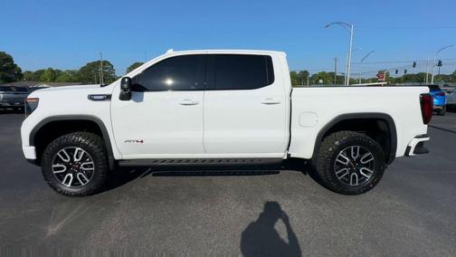 Summit White 2024 GMC Sierra 1500 AT4
