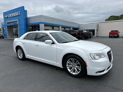 2019 Chrysler 300 Touring