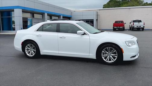 2019 Chrysler 300 Touring