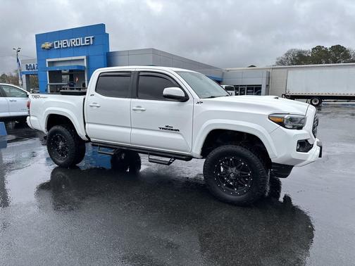 2022 Toyota Tacoma TRD Sport