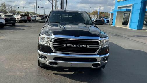 Diamond Black Crystal Pearlcoat 2021 RAM 1500 Big Horn/Lone Star