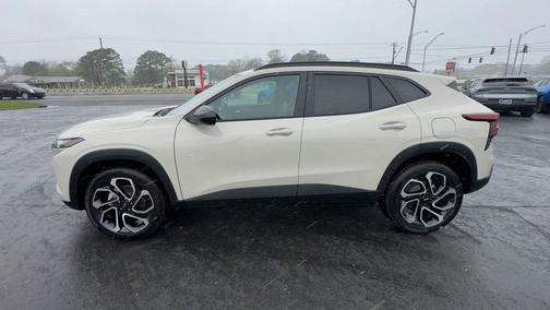 Tan 2026 Chevrolet Trax 2RS