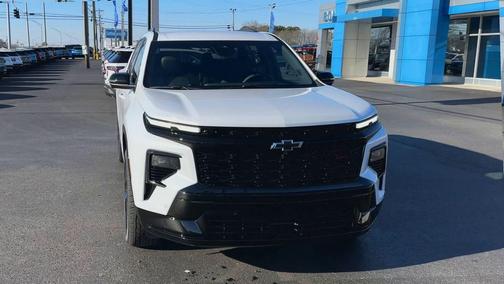 White 2026 Chevrolet Traverse RS