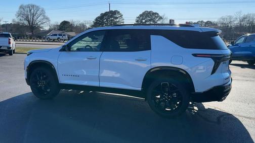 White 2026 Chevrolet Traverse RS