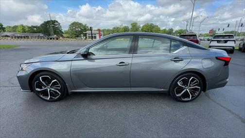 2024 Nissan Altima SR FWD