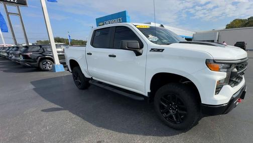2023 Chevrolet Silverado 1500 Custom Trail Boss
