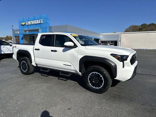 2024 Toyota Tacoma TRD Off Road