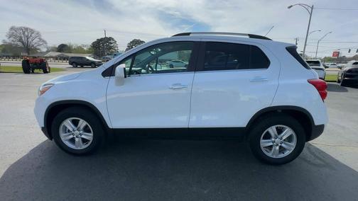Summit White 2020 Chevrolet Trax LT